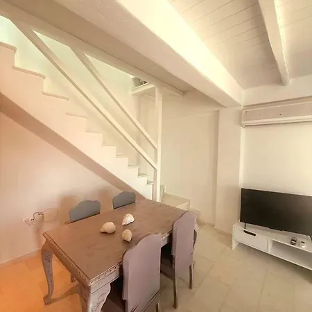 Luxury - Dias * Alikí